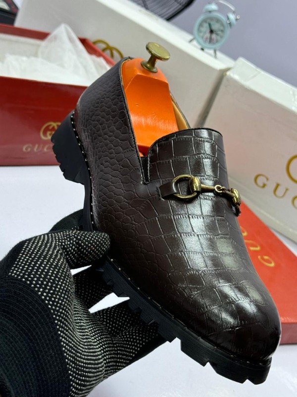 Men's Brown Crocodile-Embossed Loafers